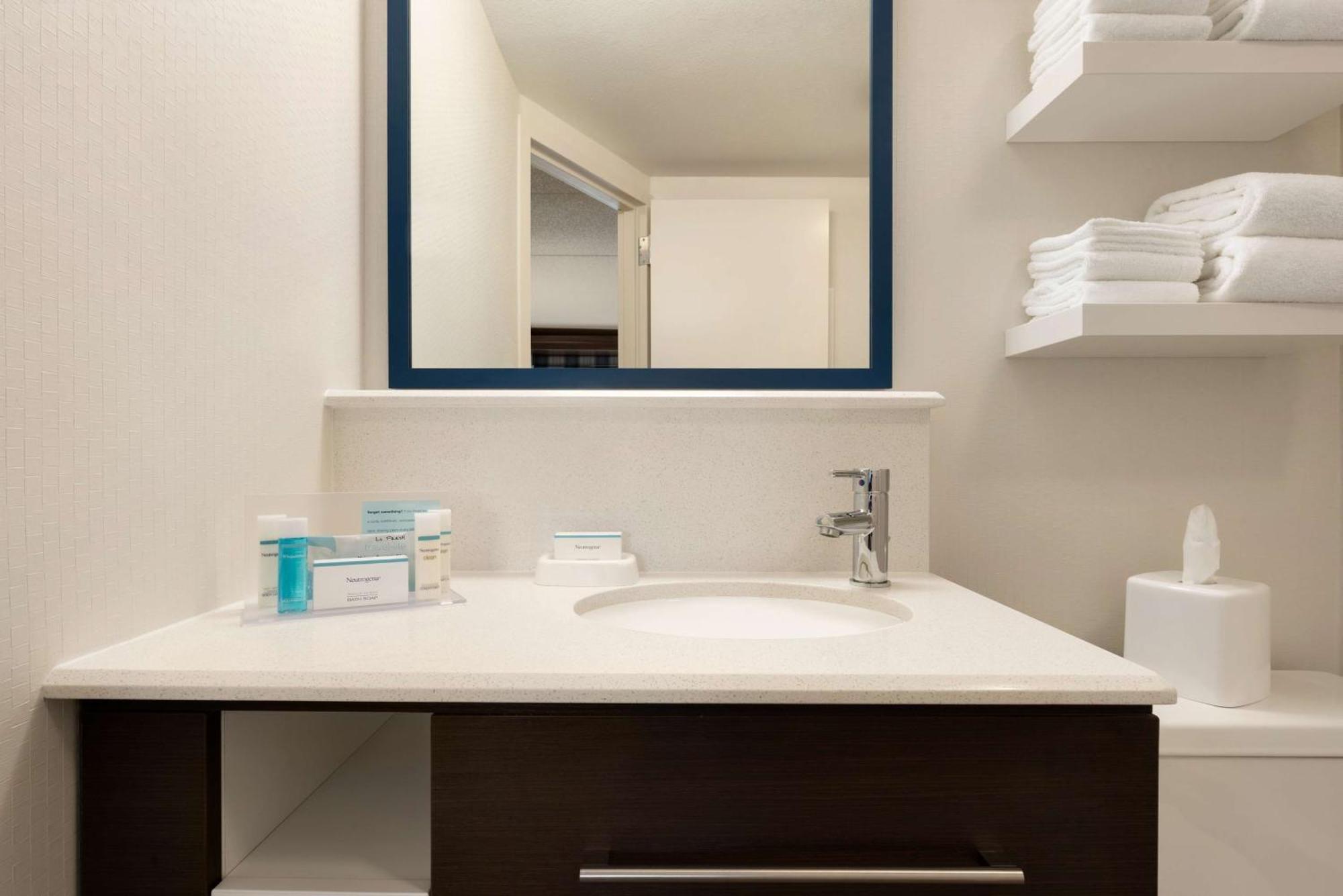 Hampton Inn Appleton-Fox River Mall Area מראה חיצוני תמונה