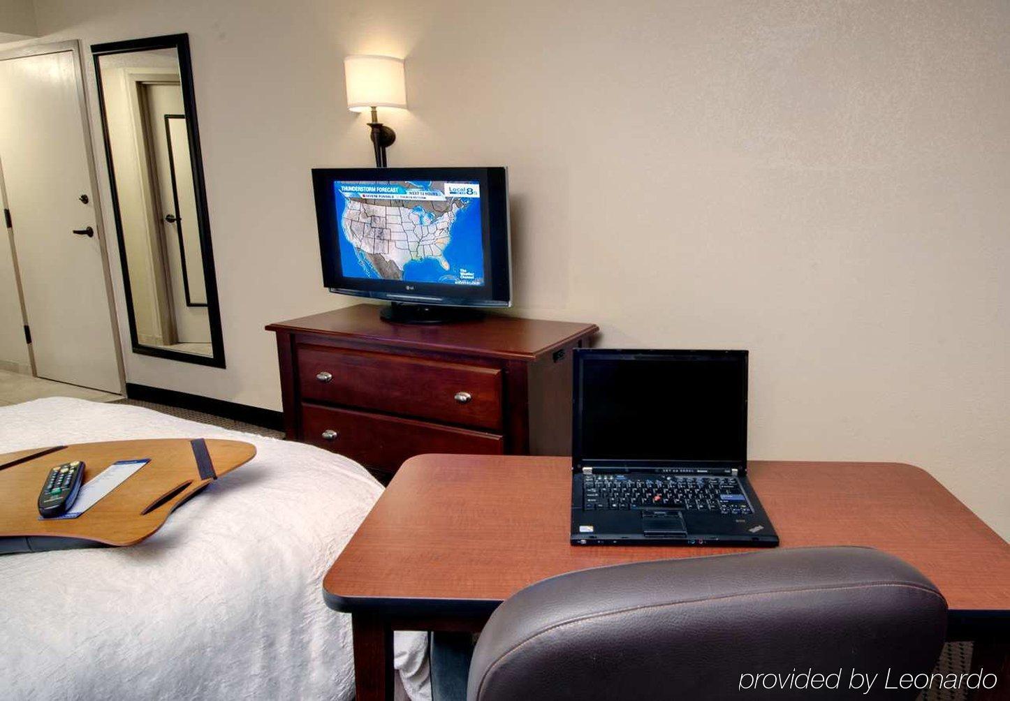 Hampton Inn Appleton-Fox River Mall Area חדר תמונה