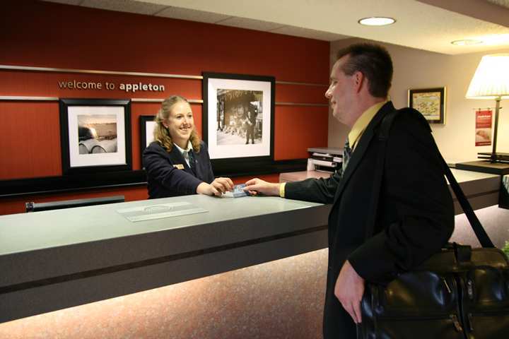 Hampton Inn Appleton-Fox River Mall Area מראה חיצוני תמונה